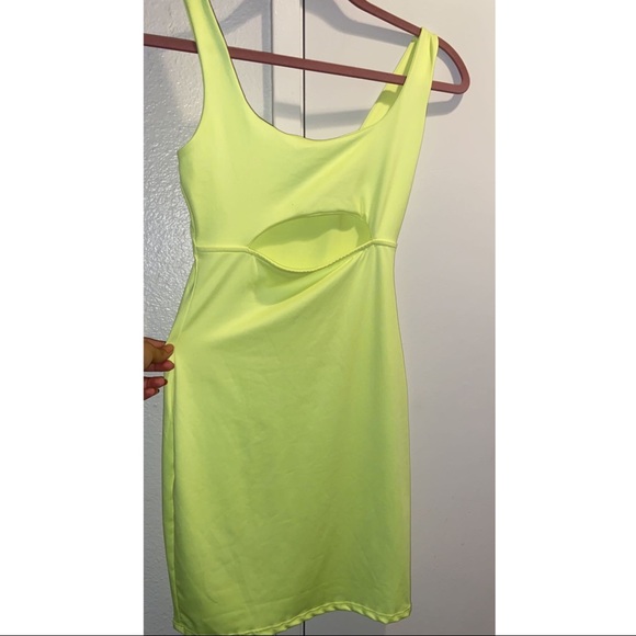 Brandy Melville Dresses & Skirts - Green dress😍